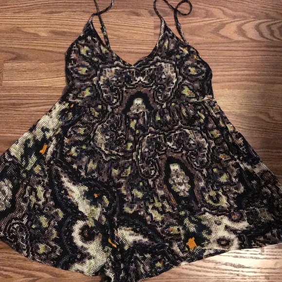patterned romper - Picture 4 of 6